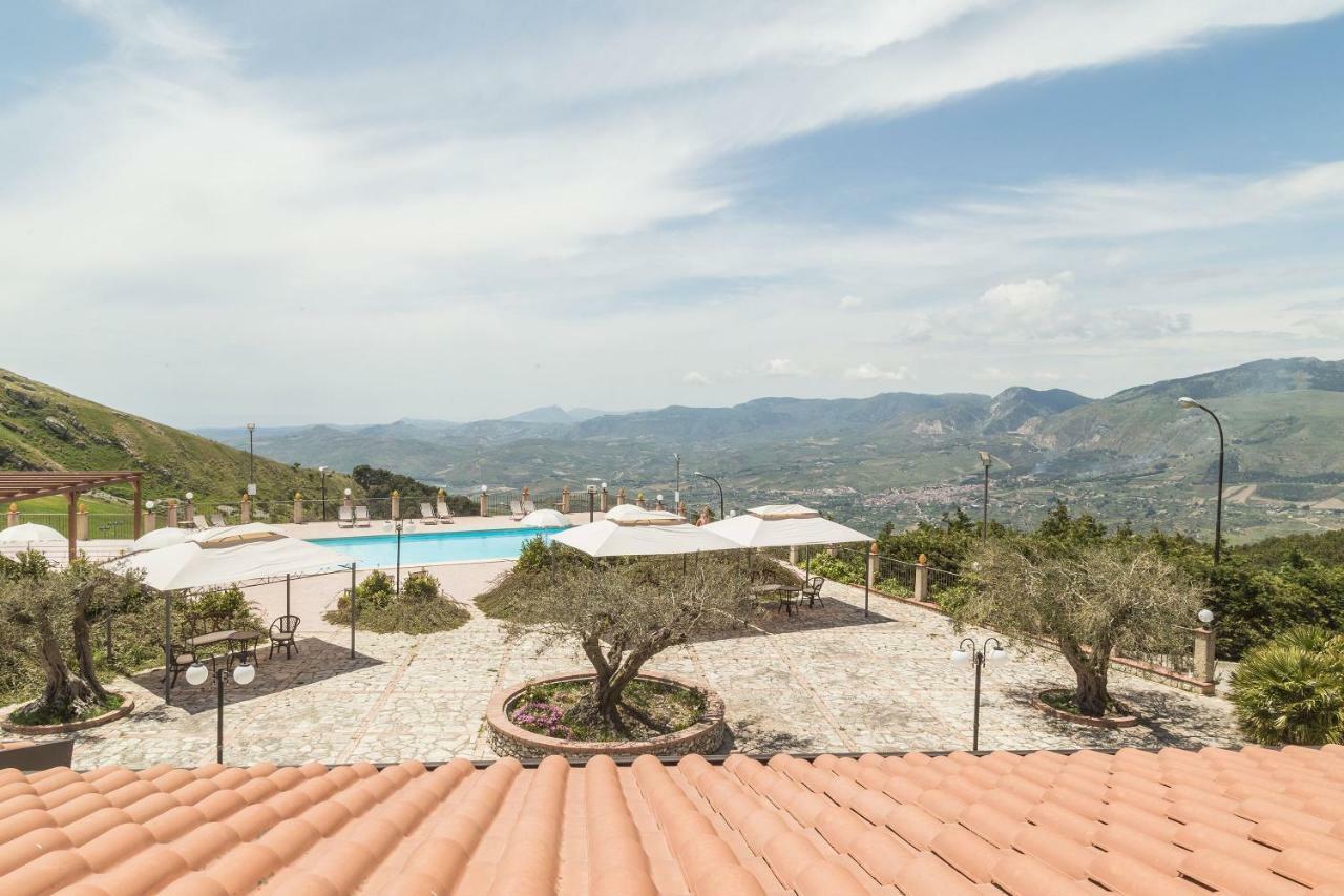 Pigna D'Oro Country Hotel Santo Stefano Quisquina Exterior photo