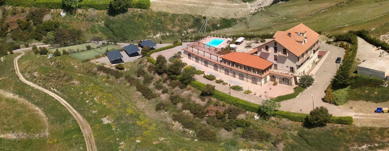 Pigna D'Oro Country Hotel Santo Stefano Quisquina Exterior photo