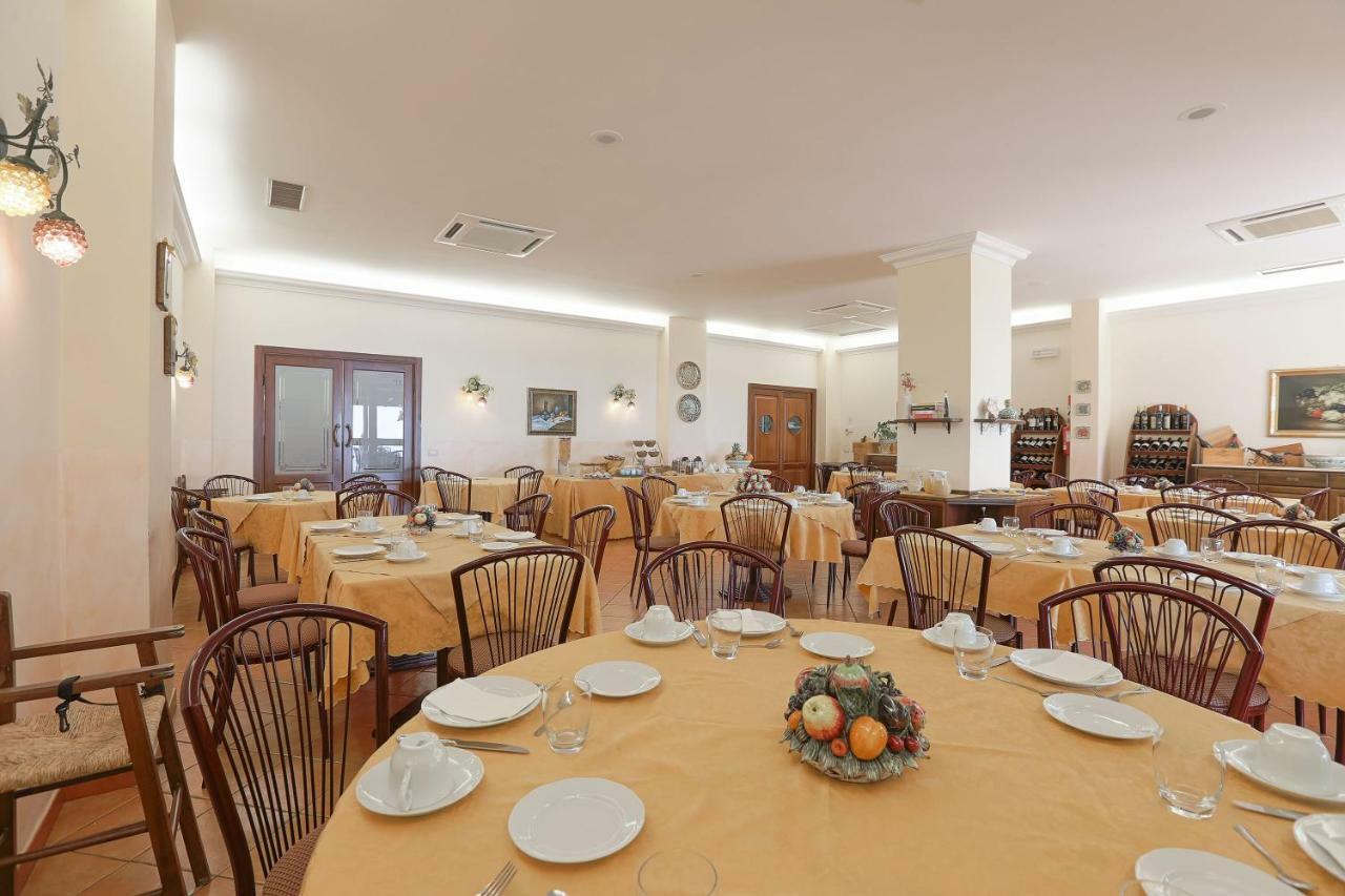 Pigna D'Oro Country Hotel Santo Stefano Quisquina Exterior photo