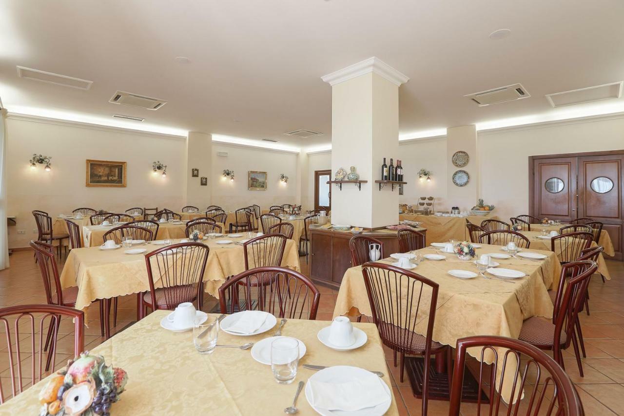 Pigna D'Oro Country Hotel Santo Stefano Quisquina Exterior photo